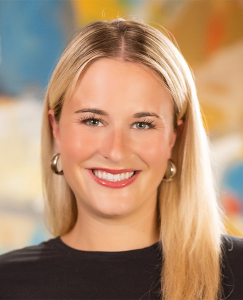 Dental hygienist Lauren